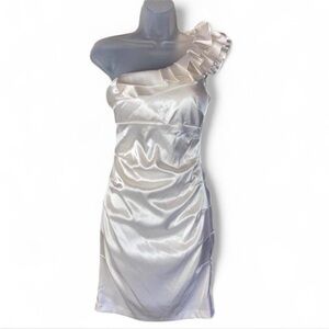 B. Darlin Ruffled One Shoulder Ruched back Dress 7/8 juniors